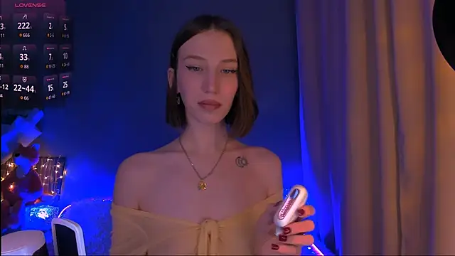 ellaamber online show from 10, 3, 2025