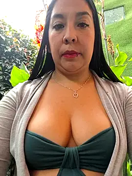 Bella keny online show from 5, 3, 2026