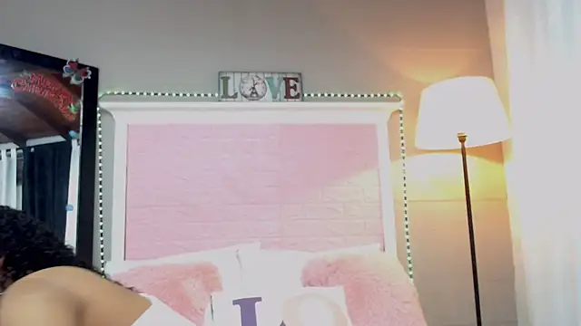 Snapshot of JessyZoe chatting on 31, 1, 2025 JessyZoe online show from 31, 1, 2025