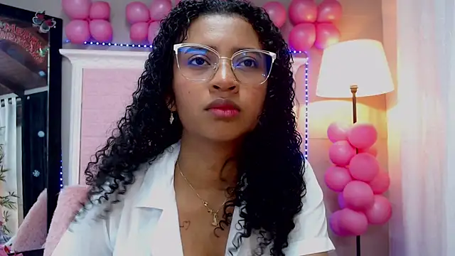 Snapshot of JessyZoe chatting on 4, 2, 2025 JessyZoe online show from 4, 2, 2025