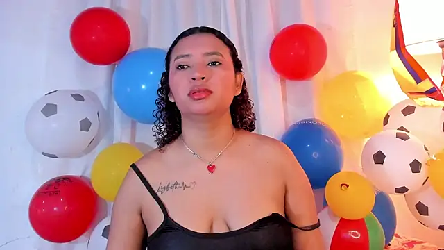 Snapshot of JessyZoe chatting on 25, 6, 2026 JessyZoe online show from 25, 6, 2026