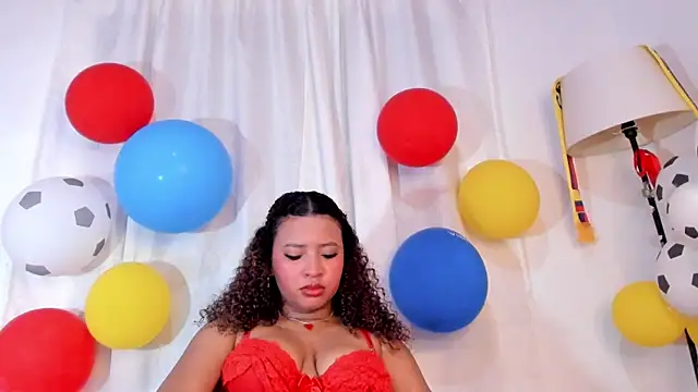 Snapshot of JessyZoe chatting on 5, 7, 2026 JessyZoe online show from 5, 7, 2026
