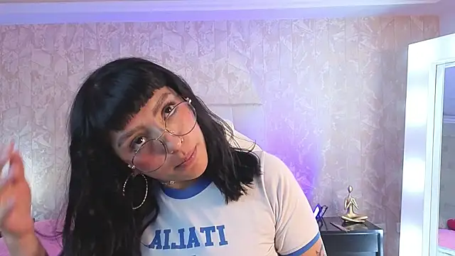 cute hollywood online show from 10, 5, 2026