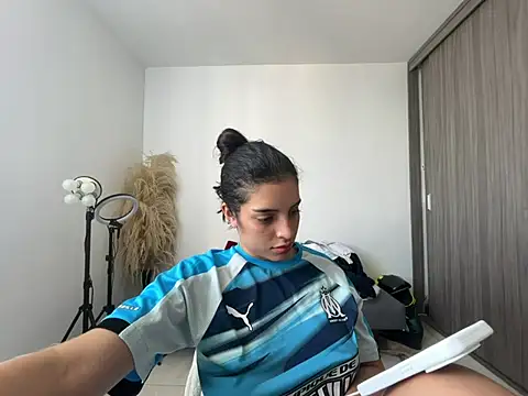 dakota le online show from 22, 7, 2026