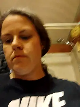 Snapshot of velvetta_ chatting on 3, 3, 2025 velvetta online show from 3, 3, 2025