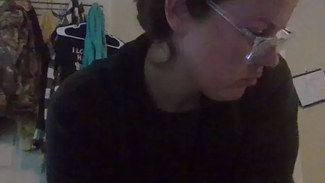 Snapshot of velvetta_ chatting on 5, 3, 2025 velvetta online show from 5, 3, 2025