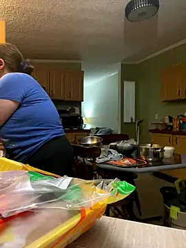 Snapshot of velvetta_ chatting on 13, 10, 2025 velvetta online show from 13, 10, 2025