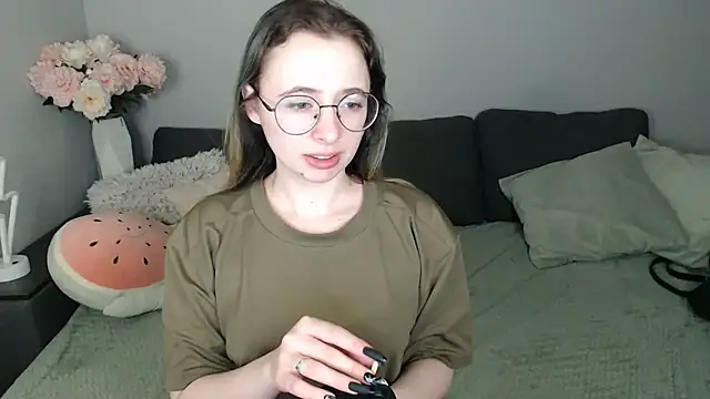 Mini Diva online show from 30, 9, 2025