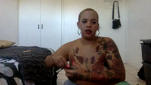 Snapshot of Rose_Gold_0503 chatting on 12, 2, 2025 Rose Gold 0503 online show from 12, 2, 2025