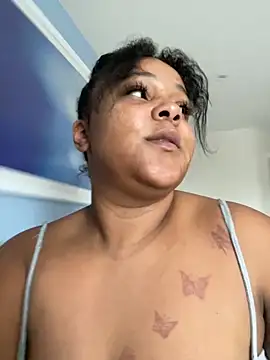 yourfavlightskinn online show from 2, 10, 2025