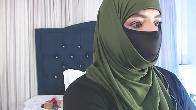 Snapshot of Uzra_hayed chatting on 21, 1, 2025 Uzra hayed online show from 21, 1, 2025