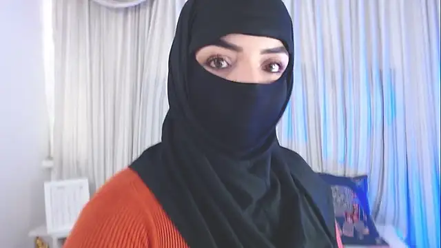 Snapshot of Uzra_hayed chatting on 3, 10, 2025 Uzra hayed online show from 3, 10, 2025