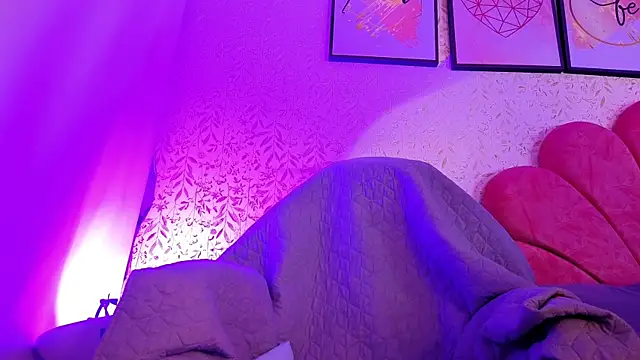 Snapshot of luly_pink chatting on 4, 7, 2026 luly pink online show from 4, 7, 2026