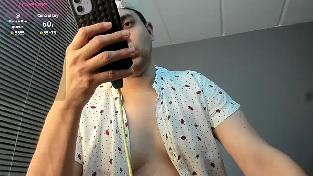 Snapshot of Latin_boy_surprisee chatting on 25, 6, 2026 Latin boy surprisee online show from 25, 6, 2026