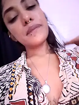 Snapshot of VictoireFeller chatting on 7, 10, 2025 VictoireFeller online show from 7, 10, 2025