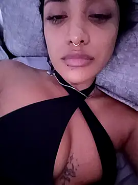 Snapshot of VictoireFeller chatting on 8, 10, 2025 VictoireFeller online show from 8, 10, 2025