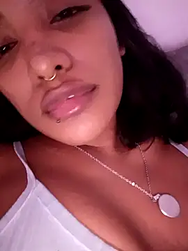 Snapshot of VictoireFeller chatting on 26, 10, 2025 VictoireFeller online show from 26, 10, 2025