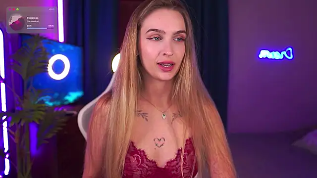 Snapshot of Kamila_icee chatting on 23, 10, 2025 Kamila icee online show from 23, 10, 2025