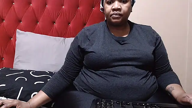 Snapshot of MIGHTYASSS chatting on 2, 6, 2026 MIGHTYASSS online show from 2, 6, 2026