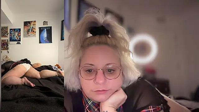 Snapshot of darlingashley chatting on 21, 12, 2024 darlingashley online show from 21, 12, 2024