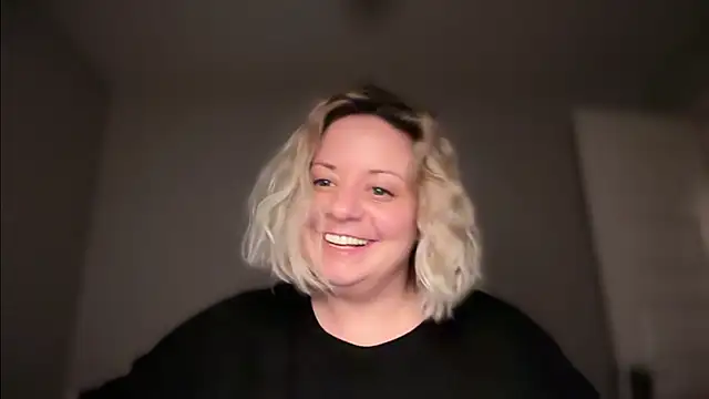 Snapshot of darlingashley chatting on 21, 12, 2025 darlingashley online show from 21, 12, 2025