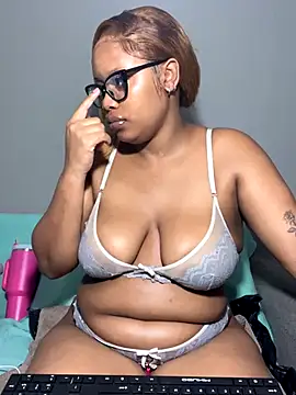 MimiCurves online show from 23, 11, 2025