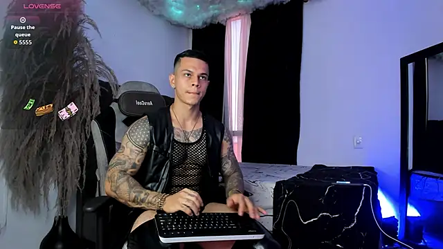 Aron Dark online show from 25, 2, 2026