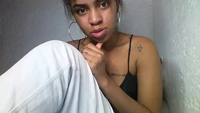 Snapshot of Bellabeltrann chatting on 31, 12, 2024 Bellabeltrann online show from 31, 12, 2024