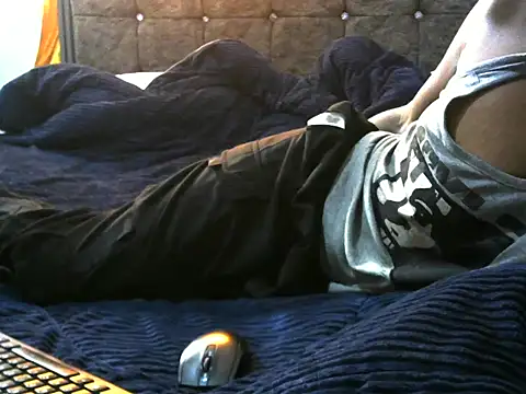 Snapshot of pointy_bloom chatting on 25, 9, 2025 pointy bloom online show from 25, 9, 2025