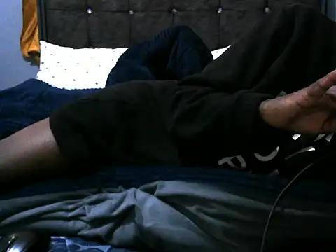 Snapshot of pointy_bloom chatting on 26, 9, 2025 pointy bloom online show from 26, 9, 2025