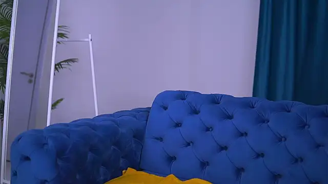 LovingBlondie online show from 3, 2, 2025