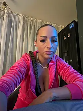 LovingBlondie online show from 15, 2, 2026