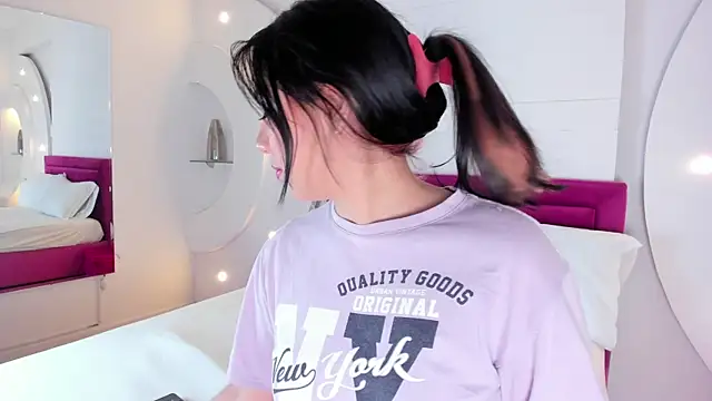 AliceHanz online show from 23, 2, 2025