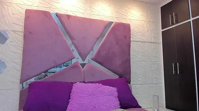 Charlotte Ice1 online show from 30, 11, 2025