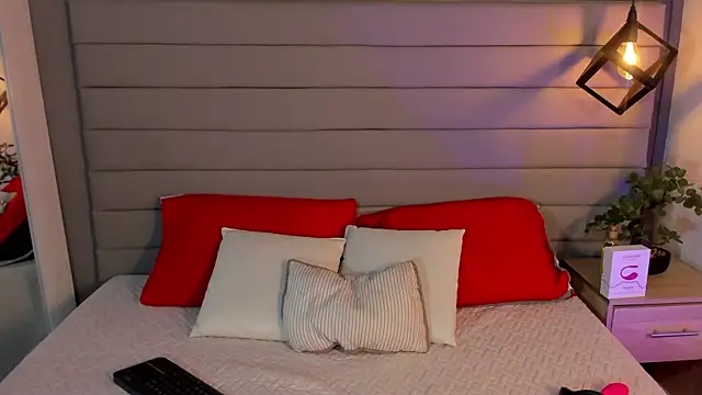 LadyLuminary online show from 11, 11, 2025