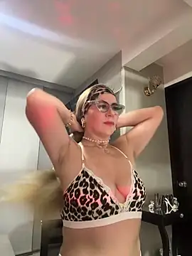 LARIANA RIVERA23 online show from 24, 2, 2025