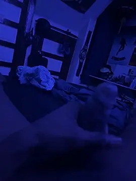 Snapshot of GersonGil1 chatting on 17, 12, 2025 GersonGil1 online show from 17, 12, 2025