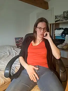 SpiceLea online show from 6, 3, 2025