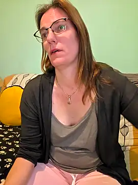 SpiceLea online show from 12, 11, 2025