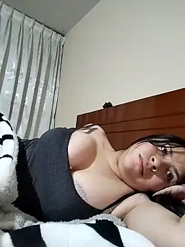 Snapshot of MaryC18 chatting on 11, 1, 2025 MaryC18 online show from 11, 1, 2025