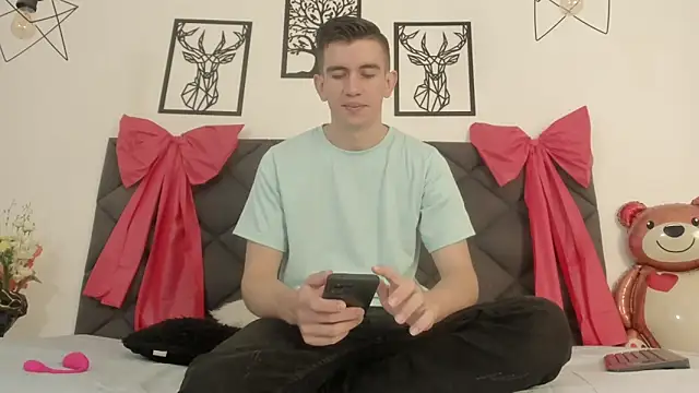 Snapshot of MikaelSlow chatting on 16, 2, 2025 MikaelSlow online show from 16, 2, 2025