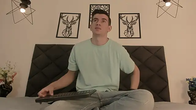 Snapshot of MikaelSlow chatting on 23, 2, 2025 MikaelSlow online show from 23, 2, 2025