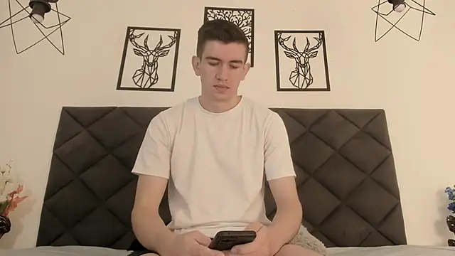 Snapshot of MikaelSlow chatting on 12, 3, 2025 MikaelSlow online show from 12, 3, 2025