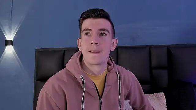 Snapshot of MikaelSlow chatting on 9, 9, 2025 MikaelSlow online show from 9, 9, 2025