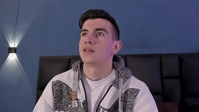 Snapshot of MikaelSlow chatting on 8, 10, 2025 MikaelSlow online show from 8, 10, 2025