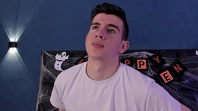 Snapshot of MikaelSlow chatting on 31, 10, 2025 MikaelSlow online show from 31, 10, 2025