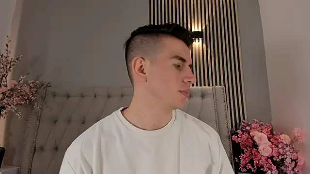 Snapshot of MikaelSlow chatting on 1, 12, 2025 MikaelSlow online show from 1, 12, 2025