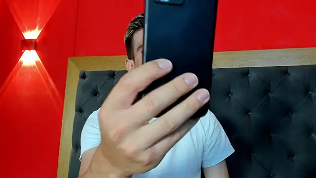 MikaelSlow online show from 6, 2, 2026