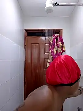 Snapshot of SquirtQueen222 chatting on 4, 1, 2025 SquirtQueen222 online show from 4, 1, 2025