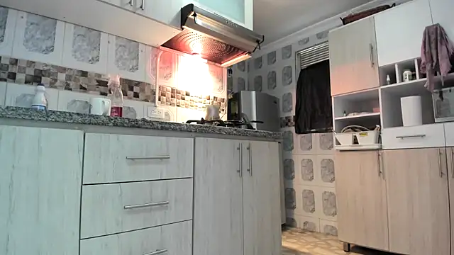 Snapshot of MarilynDavies chatting on 12, 10, 2025 MarilynDavies online show from 12, 10, 2025